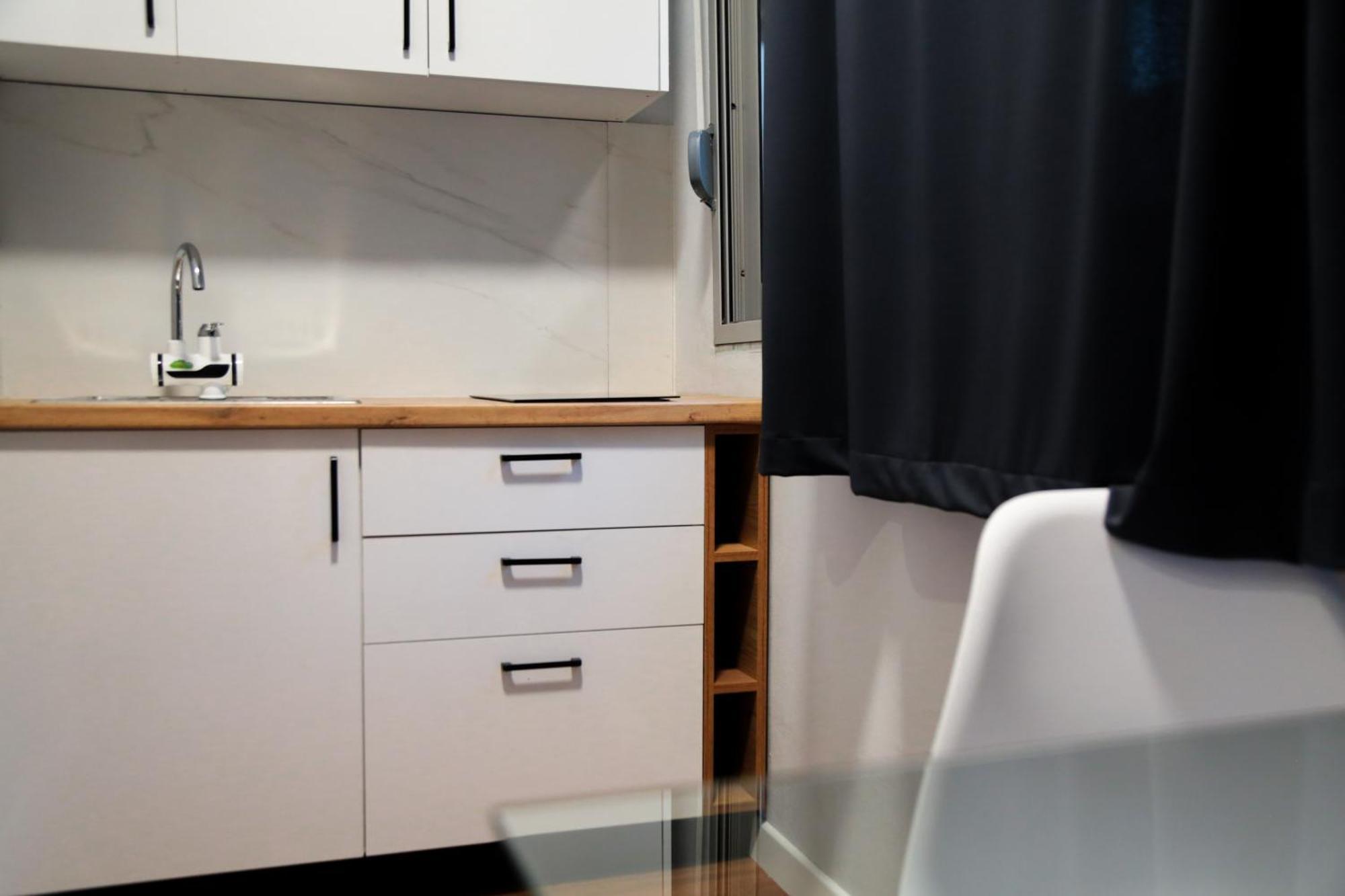Be Solei Studio Apartments Sol 2 Тирана Экстерьер фото